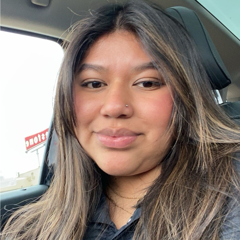 Meet your Posher, Alejandra